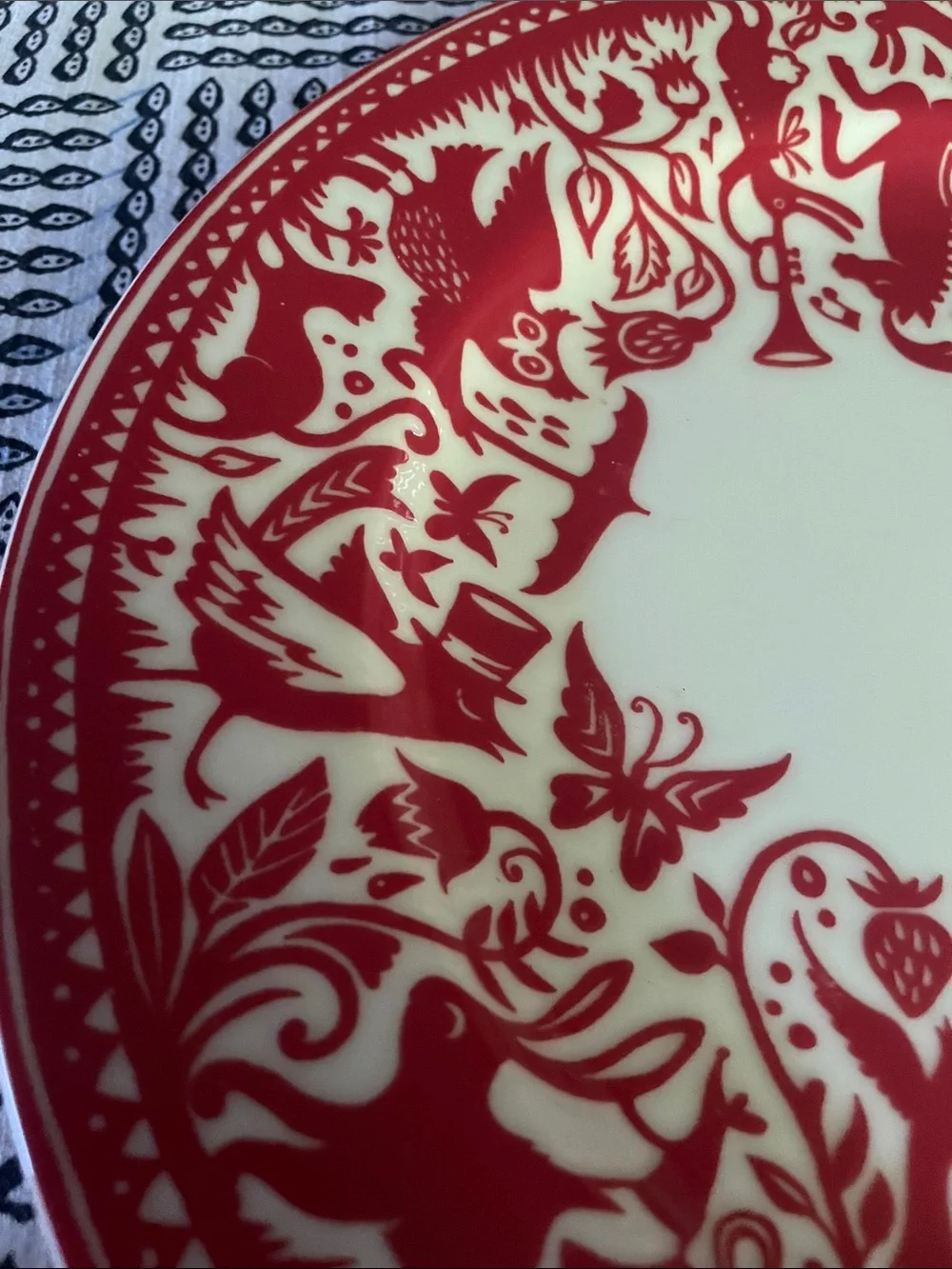 Crate&Barrel, Its your day plate !